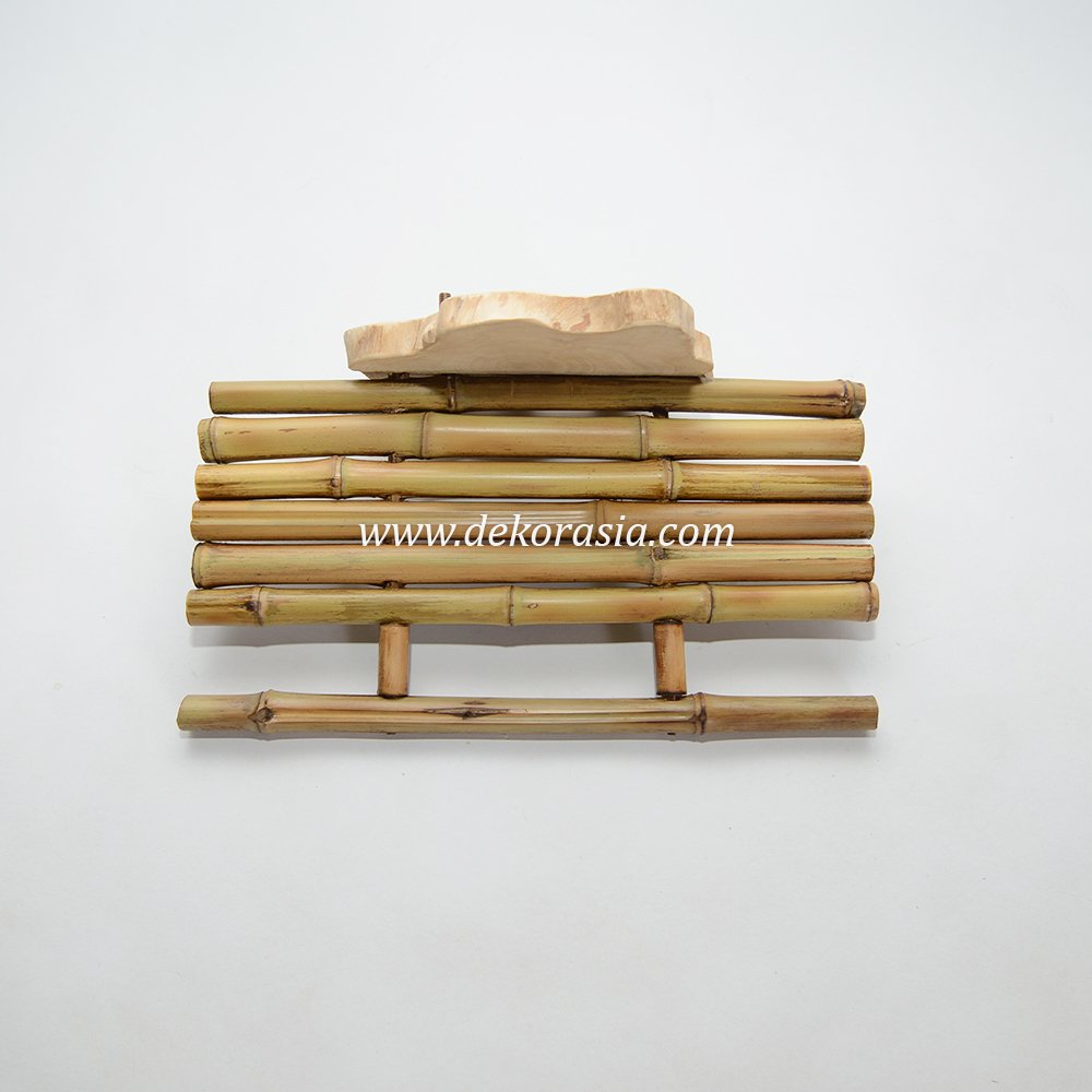 The Bird Perch is crafted from high-quality, sturdy coffee wood and bamboo cendani roots